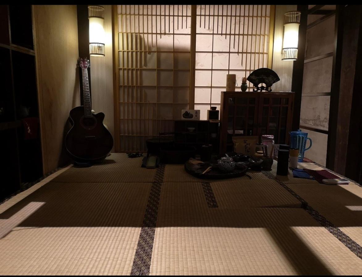 台甕茶室青年旅館 Tai-Wong Tatami Room Hostel Tainan Eksteriør billede