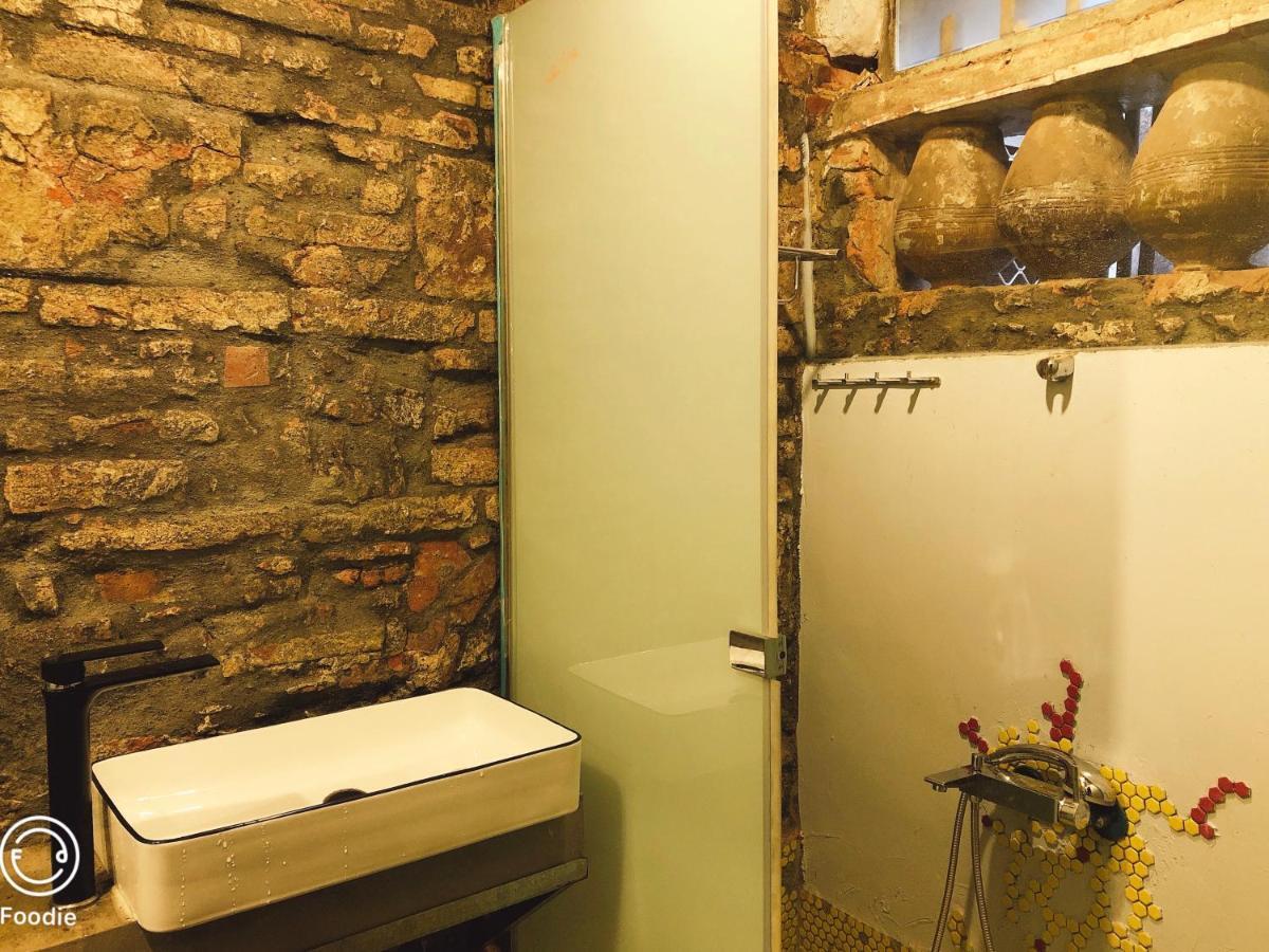 台甕茶室青年旅館 Tai-Wong Tatami Room Hostel Tainan Eksteriør billede